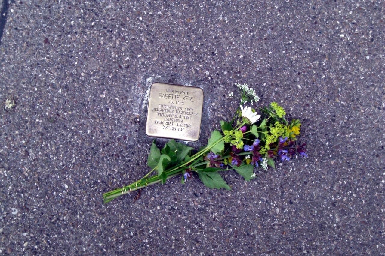 Nachbericht zum 1. Stolpersteinspaziergang von ABA